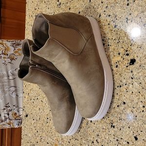 Women's Tan Wedge Ankle Boots